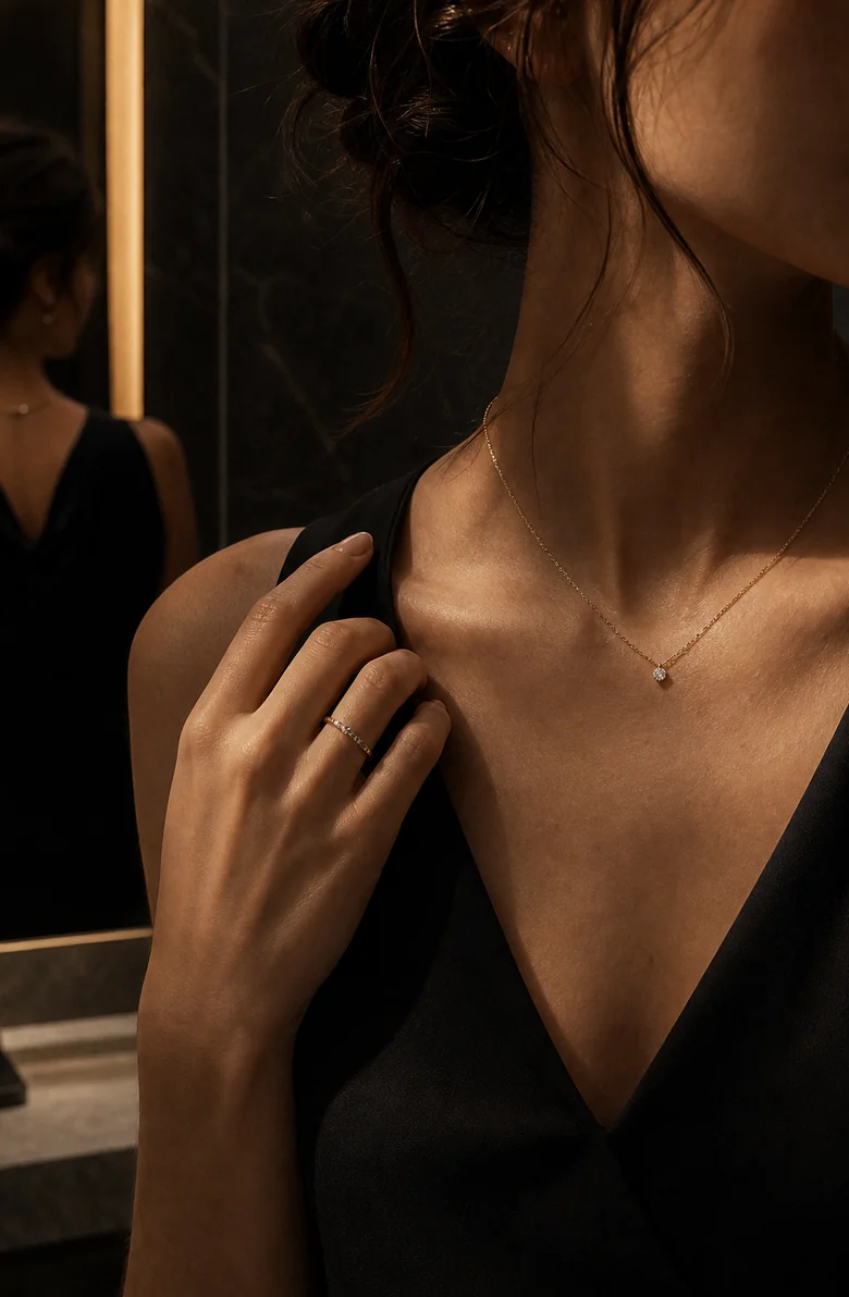 Tiara campaign neckline